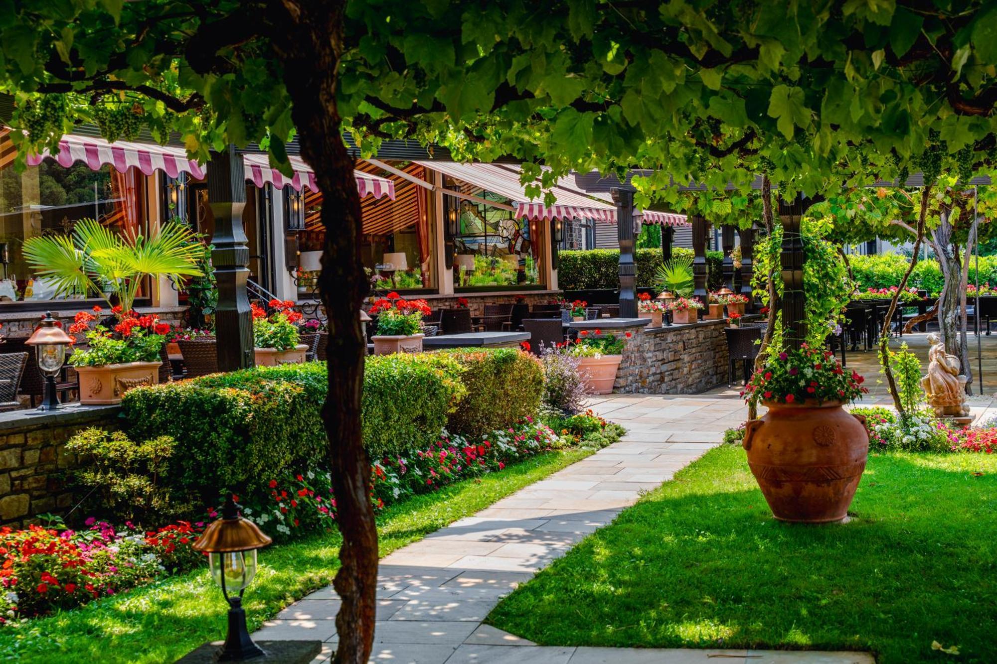 Hotel Unter Den Linden Рюдесгайм-ам-Райн Екстер'єр фото